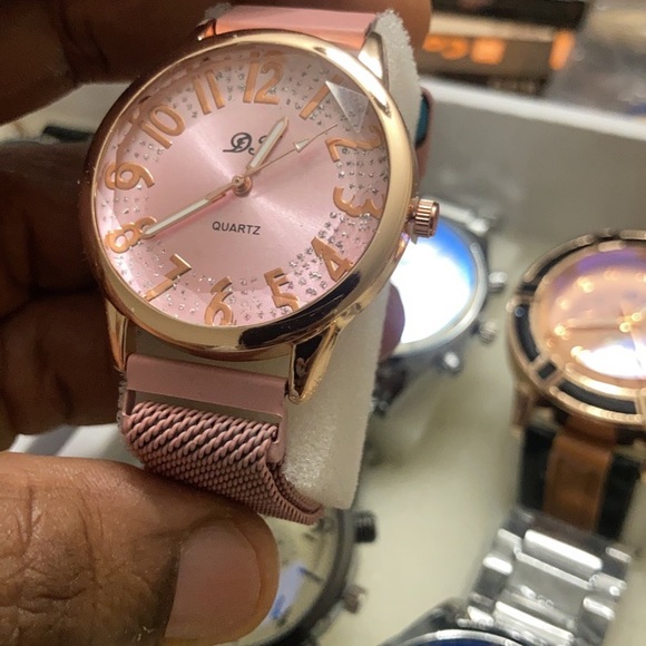 I am selling great quality Men’s and Woman’s watches - Picture 12 of 16